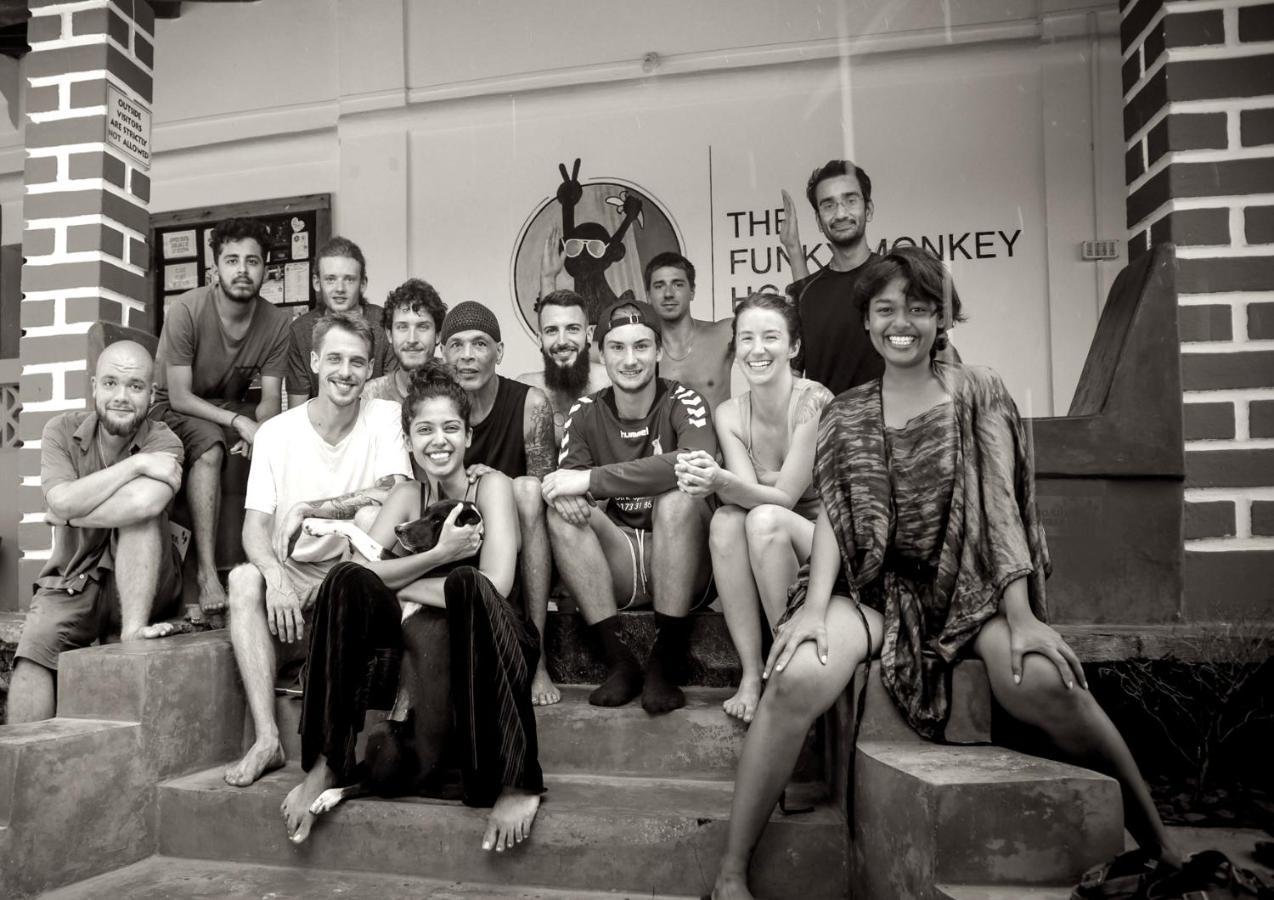 The Funky Monkey Hostel Анжуна Экстерьер фото