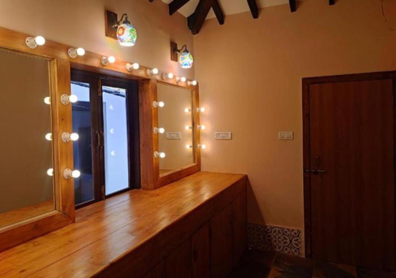 The Funky Monkey Hostel Анжуна Экстерьер фото